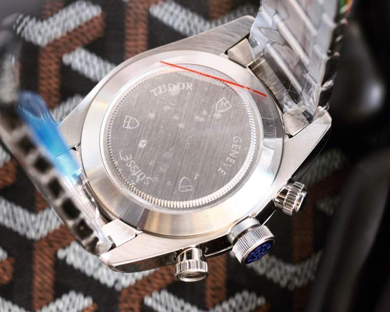 帝舵碧湾型系列全自动机械腕表